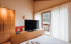 Hotel Familiare & Residence St. Nikolaus  3*